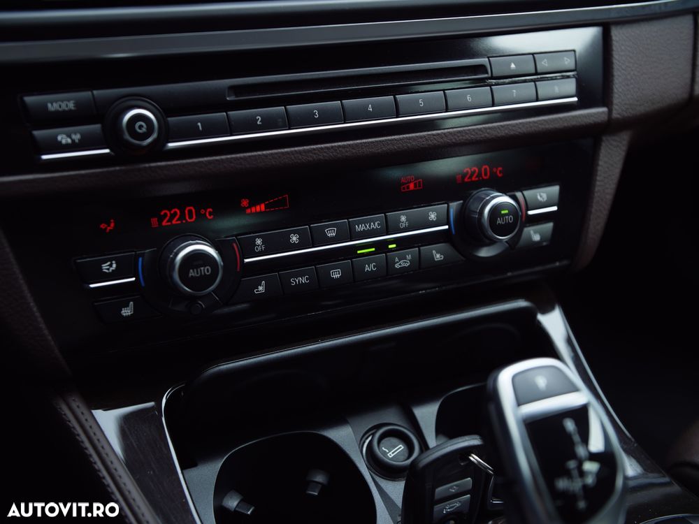BMW 5 Series 2015 — imagine 27