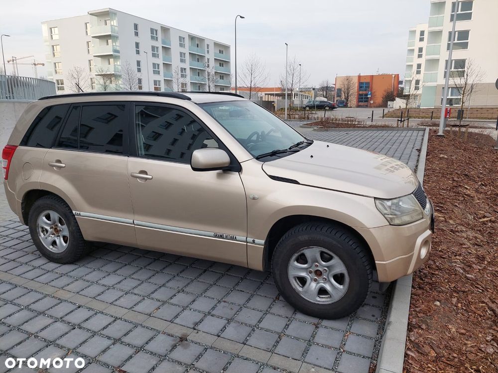 Suzuki Grand Vitara 2.0 - 4