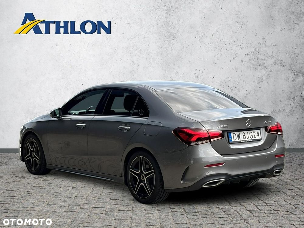 Mercedes-Benz Klasa A 220 4-Matic AMG Line 7G-DCT - 3