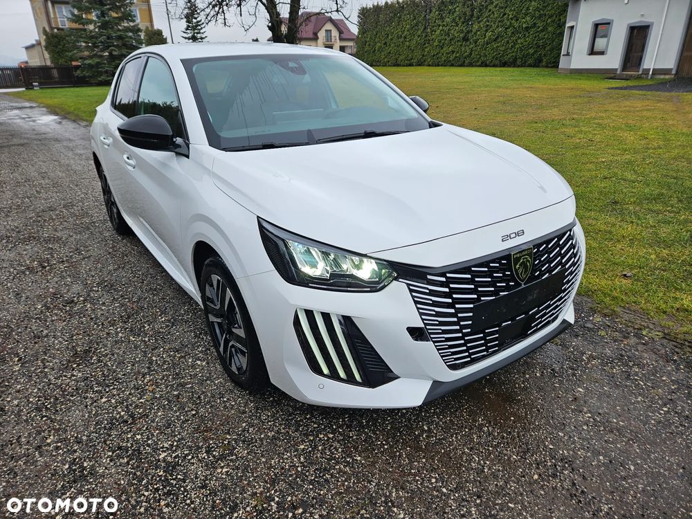 Peugeot 208 - 5