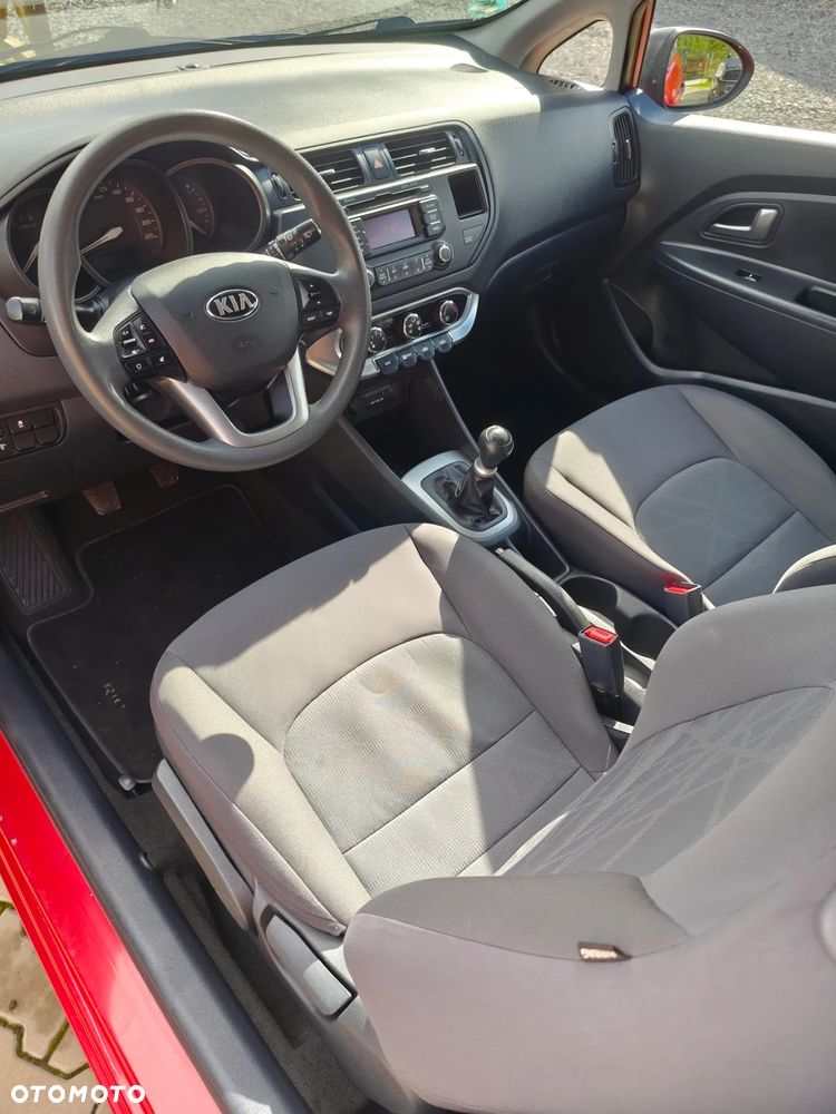 Kia Rio - 23