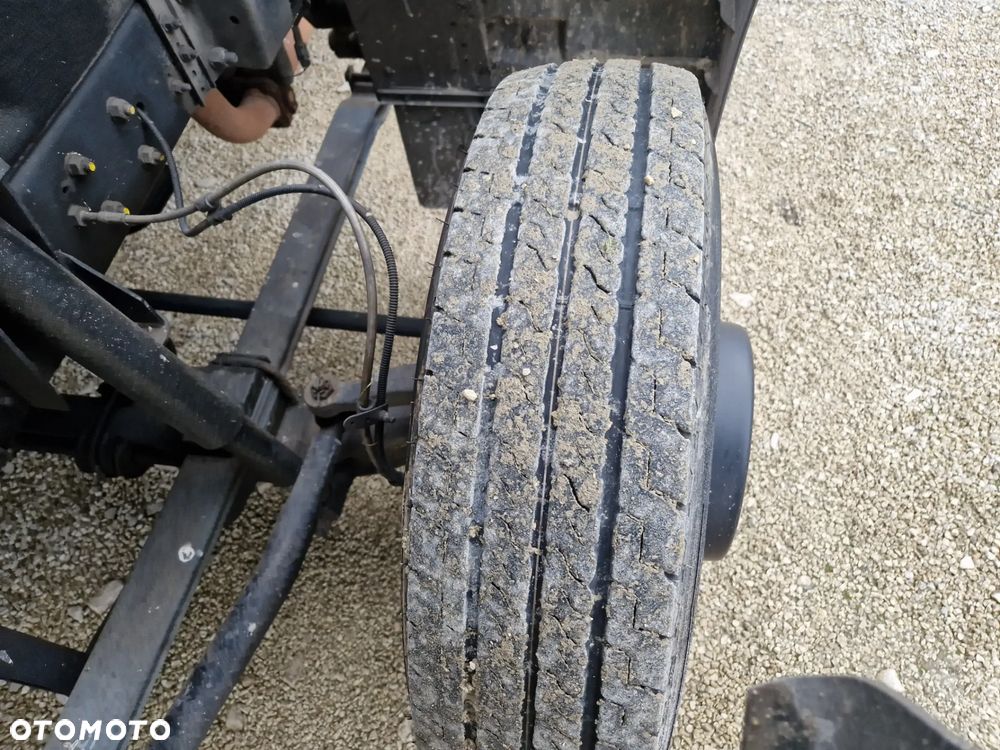 Nissan Atleon 3.0 - 23