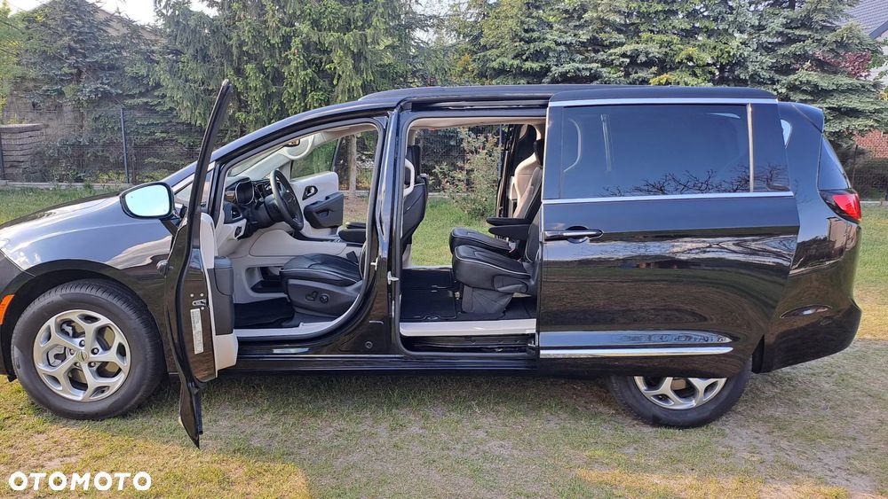 Chrysler Pacifica - 4