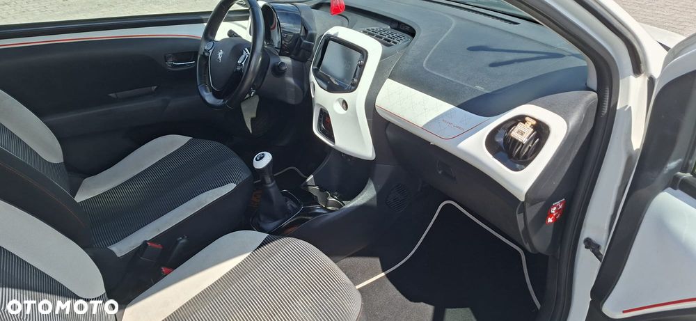 Peugeot 108 PureTech 82 Top Roland Garros - 13
