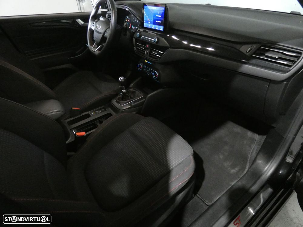 Ford Focus 1.0 EcoBoost MHEV ST-Line - 21