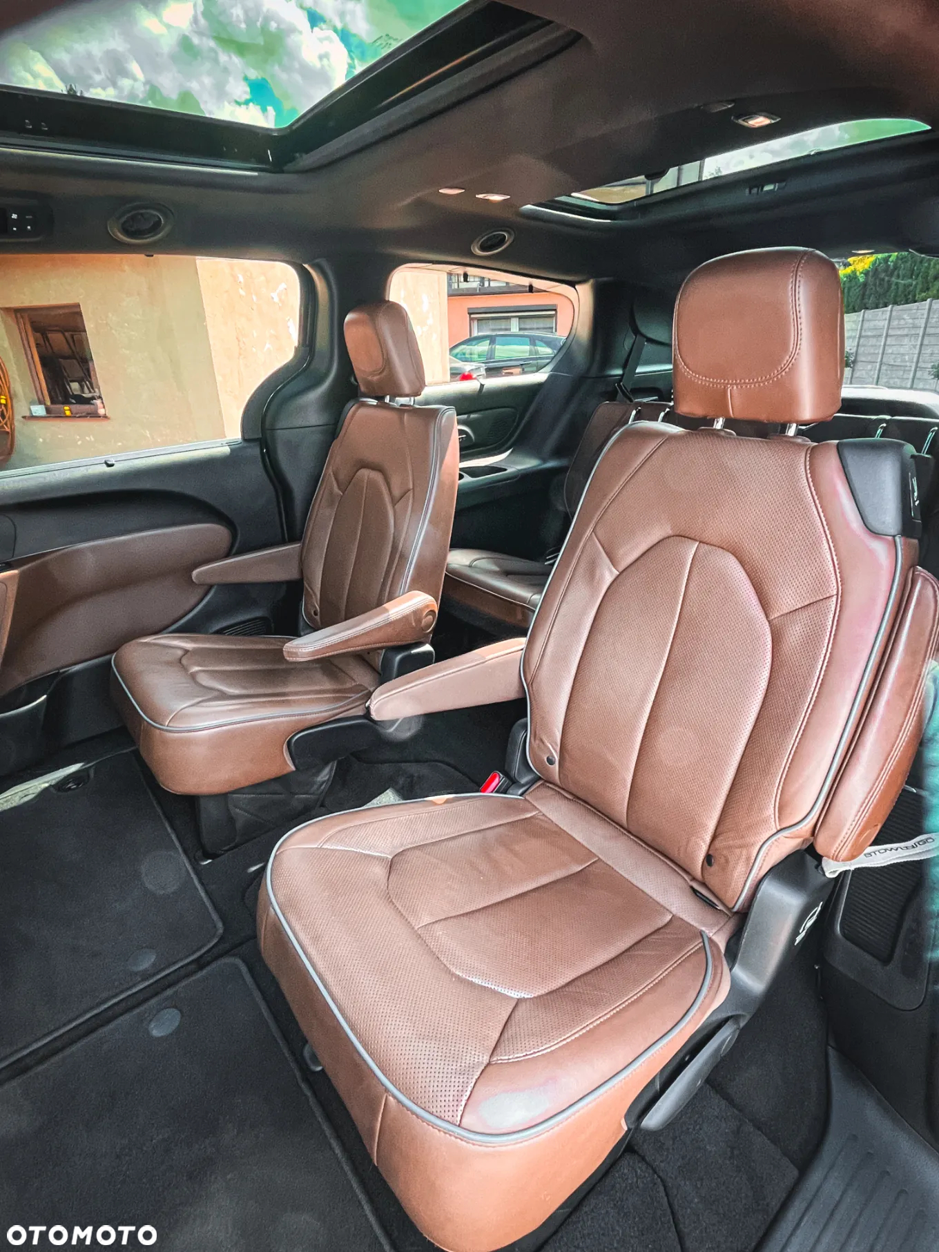 Chrysler Pacifica - 10