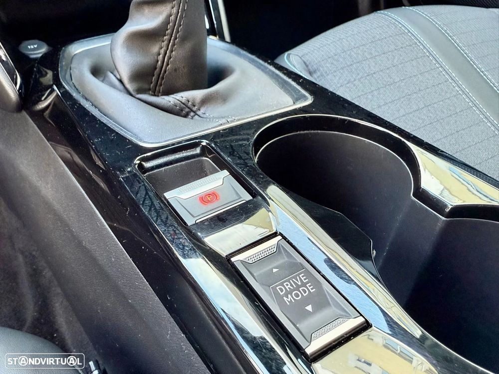 Peugeot 2008 PureTech 130 Allure Pack - 22