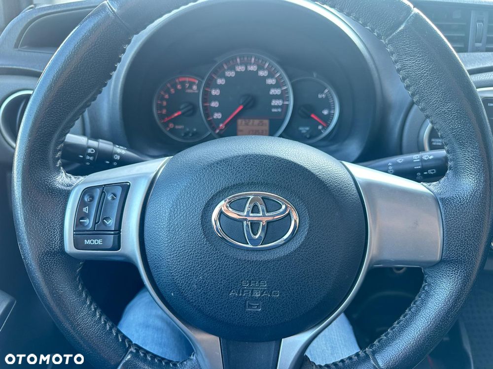 Toyota Yaris 1.0 Sol - 17