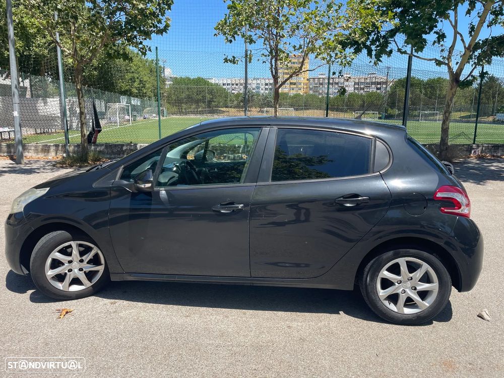Peugeot 208 - 6