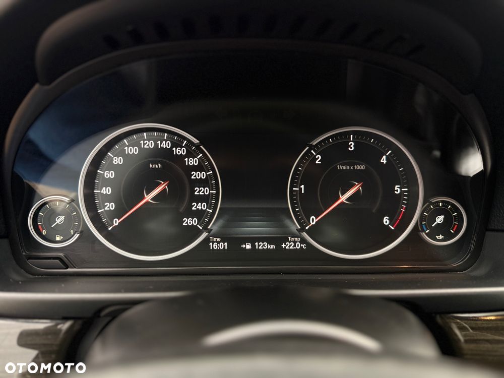 BMW Seria 5 - 23