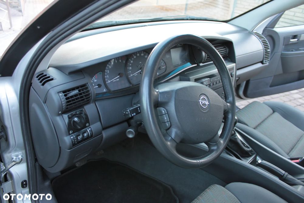 Opel Omega - 24