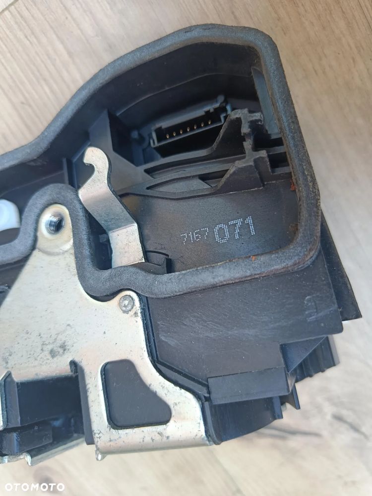 BMW E60 E61 ZAMEK DRZWI LEWY PRZÓD PRZEDNI 7167071 EUROPA - 3