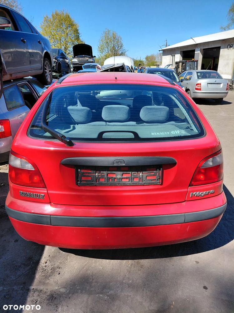 Na części: Renault Megane  Rok 1999 Pojemność 1390 Moc 55 kw Benzyna - 2