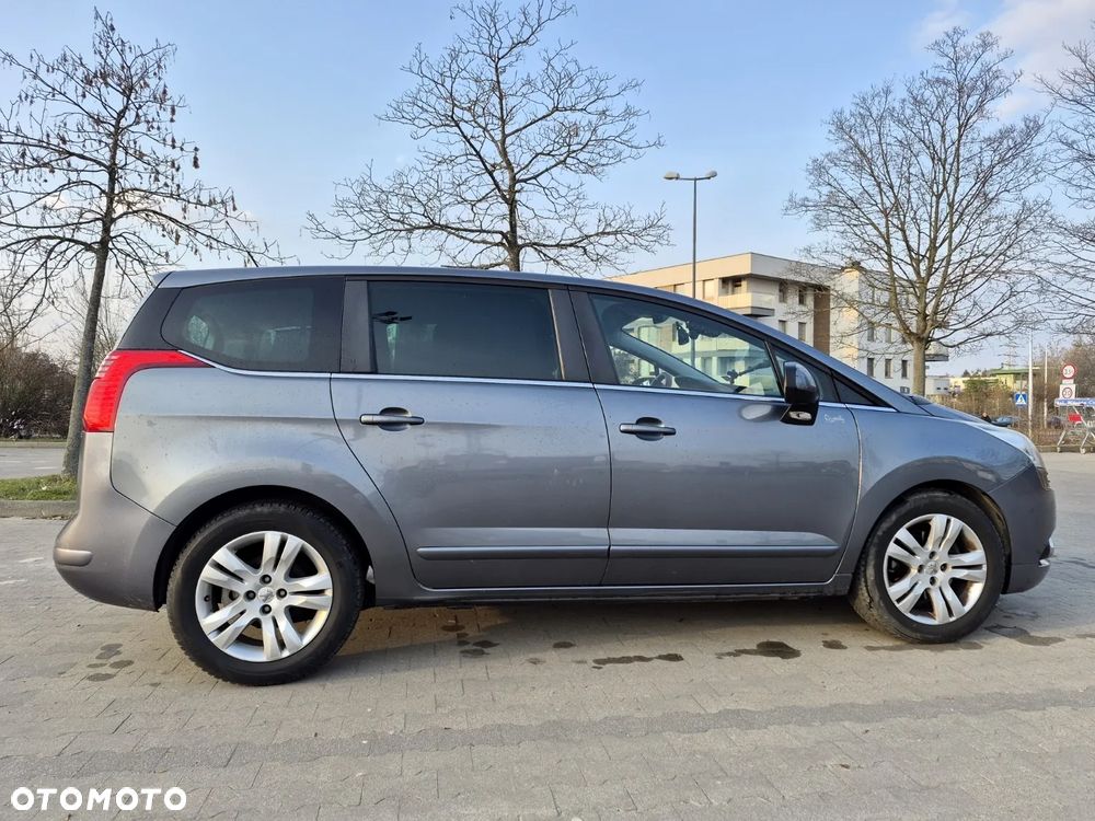 Peugeot 5008 - 1