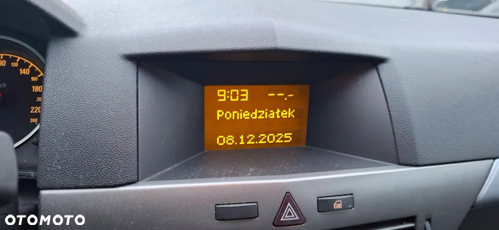 Opel Astra  H III Wyświetlacz  RADIA - 1