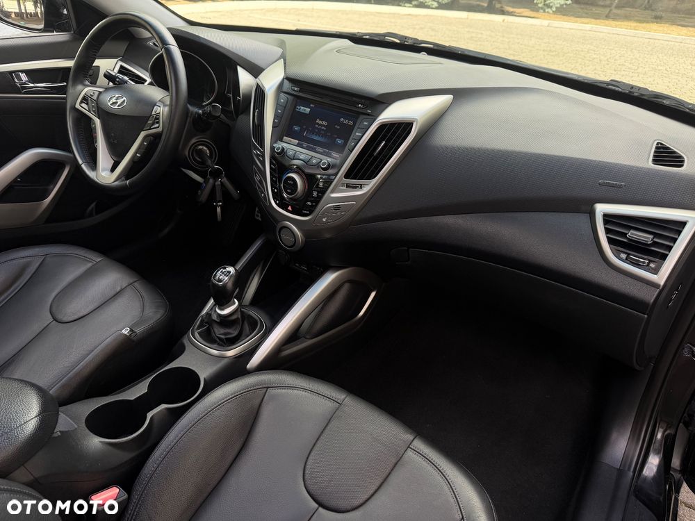 Hyundai Veloster 1.6 Premium - 22