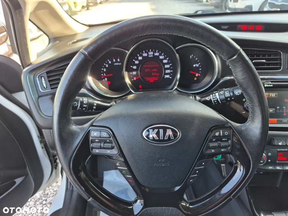 Kia Ceed 1.6 CRDi 128 Platinum Edition - 34