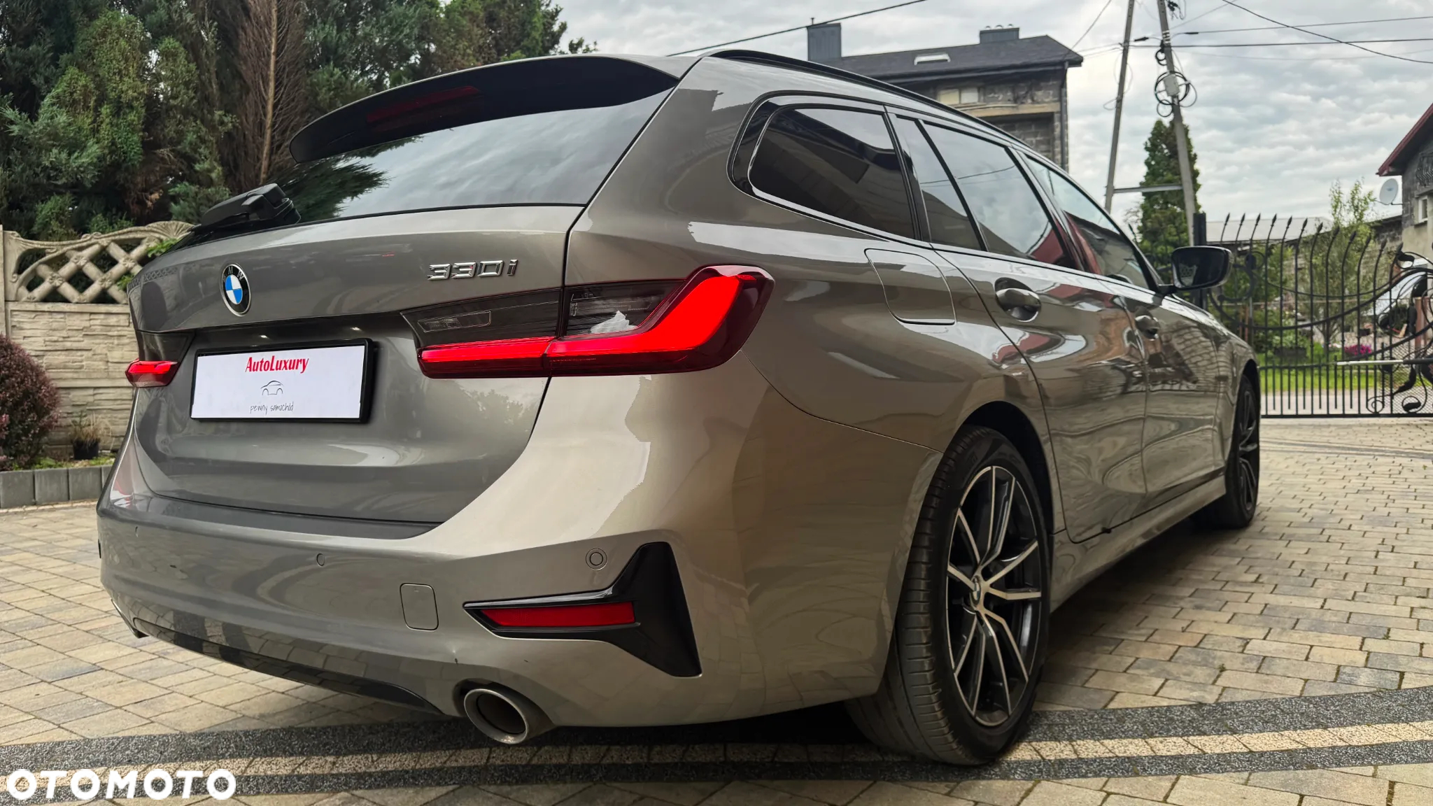 BMW Seria 3 330i Sport Line sport - 11