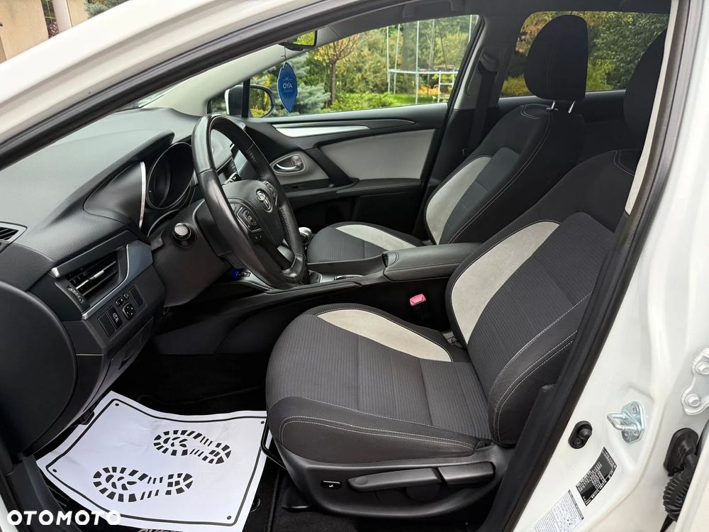 Toyota Avensis 2.0 D-4D Premium - 11