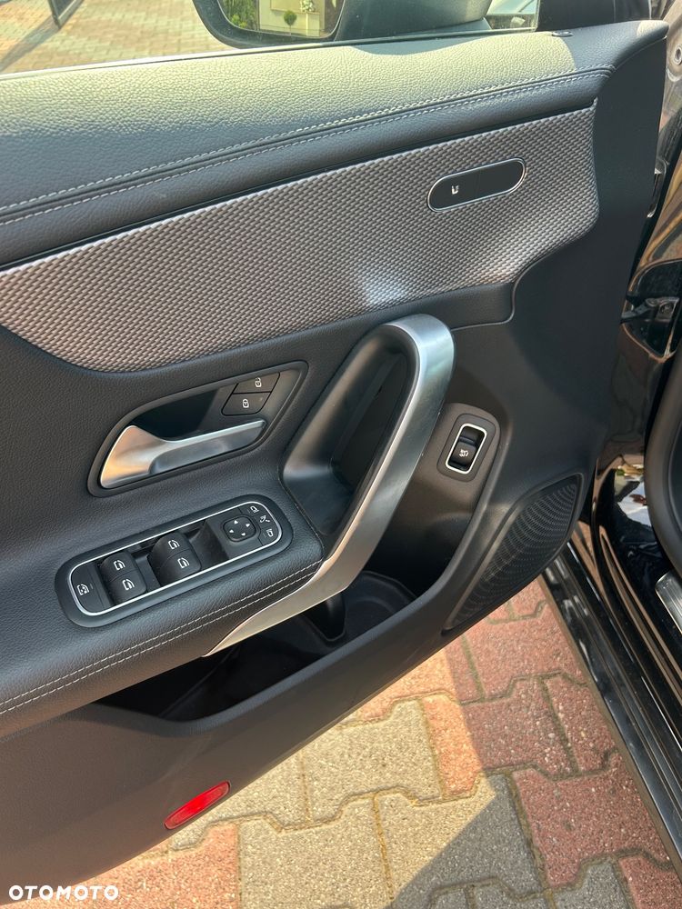 Mercedes-Benz CLA 200 Shooting Brake 7G-DCT - 18