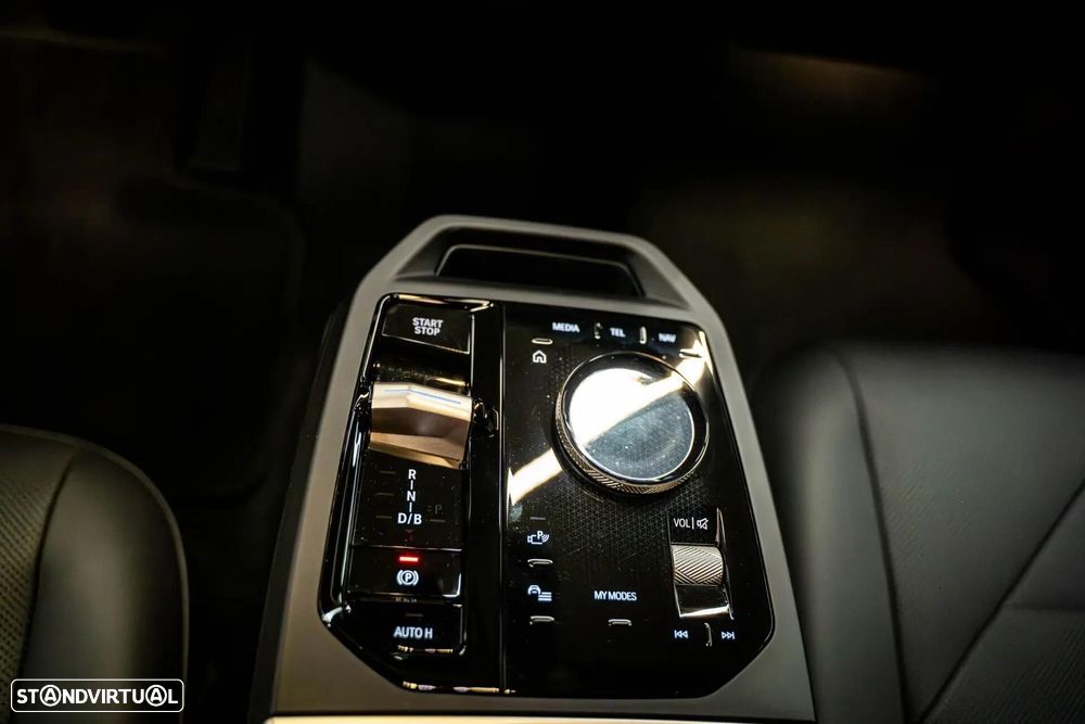 BMW iX xDrive 40 - 23