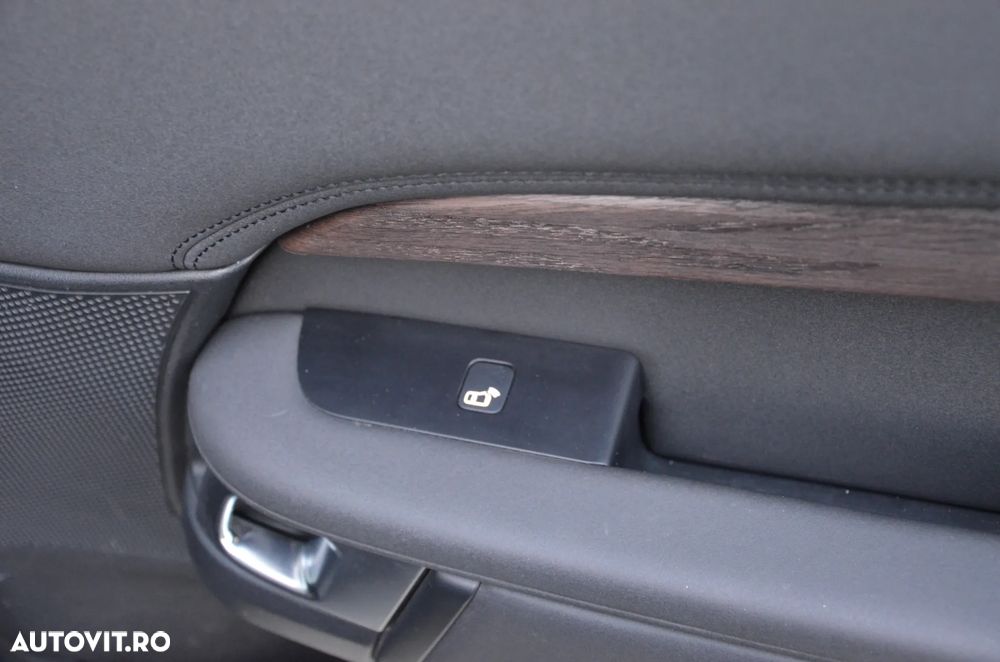 Land Rover Discovery 2.0 L SD4 Ingenium HSE Luxury - 26