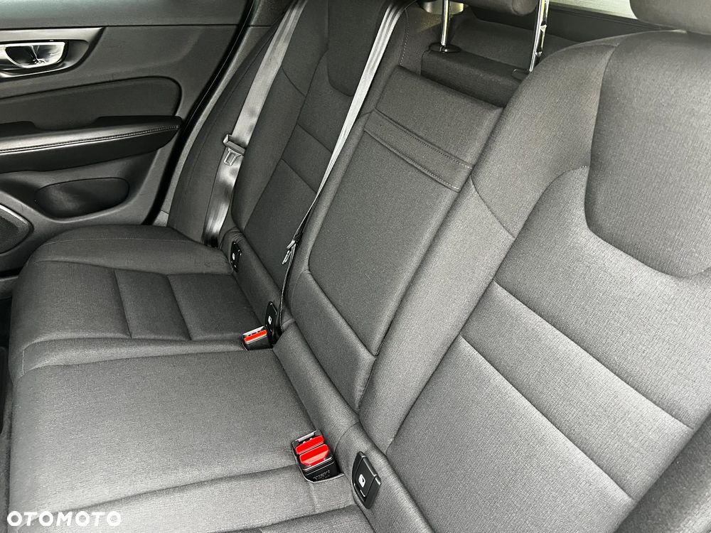 Volvo V60 D3 Momentum - 32