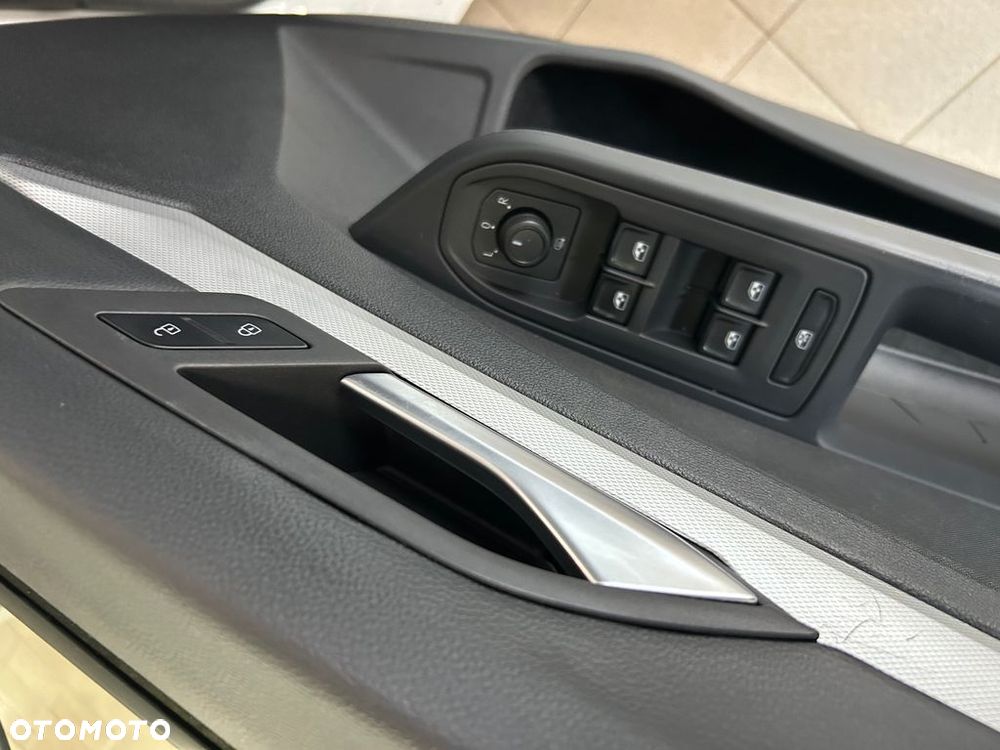 Volkswagen Golf 1.0 TSI - 21