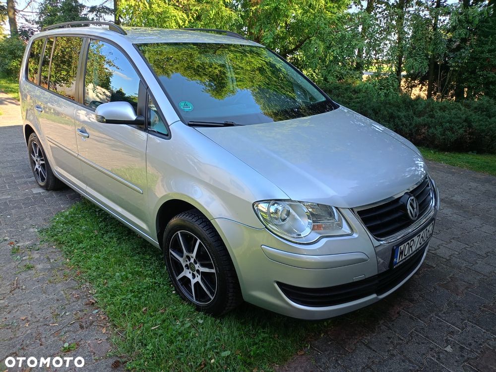 Volkswagen Touran - 4