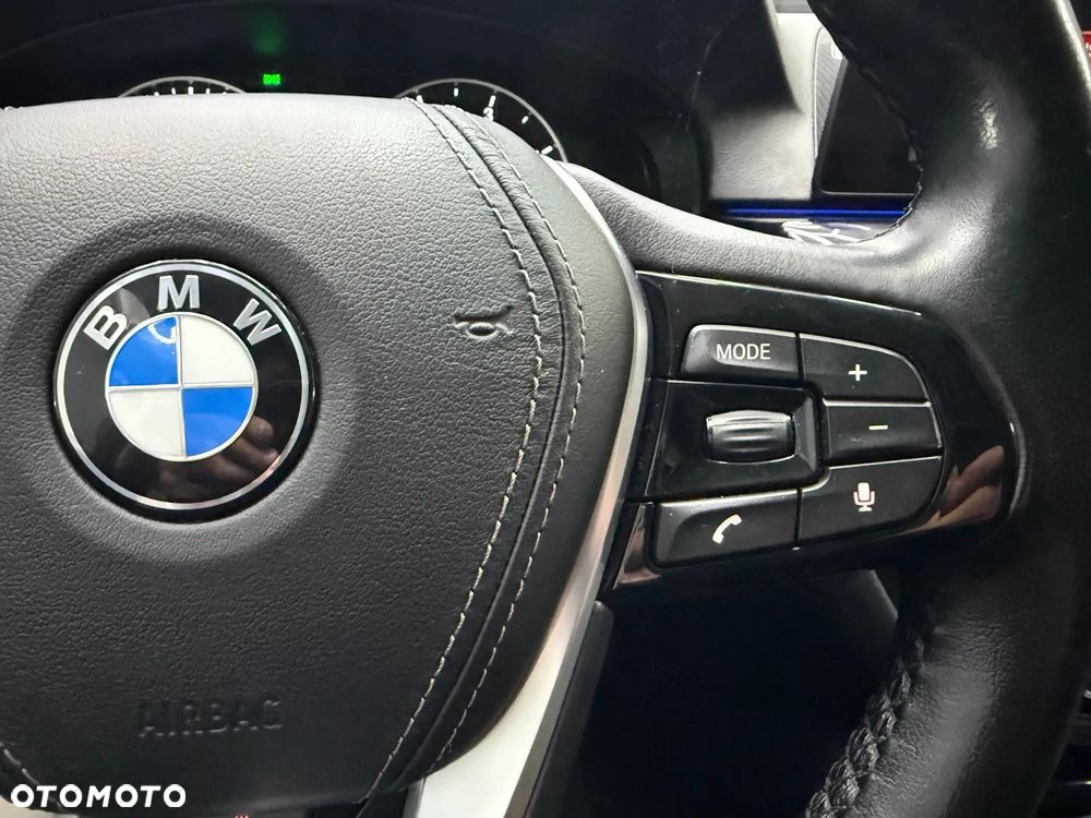 BMW Seria 5 520d Touring Sport Line - 17