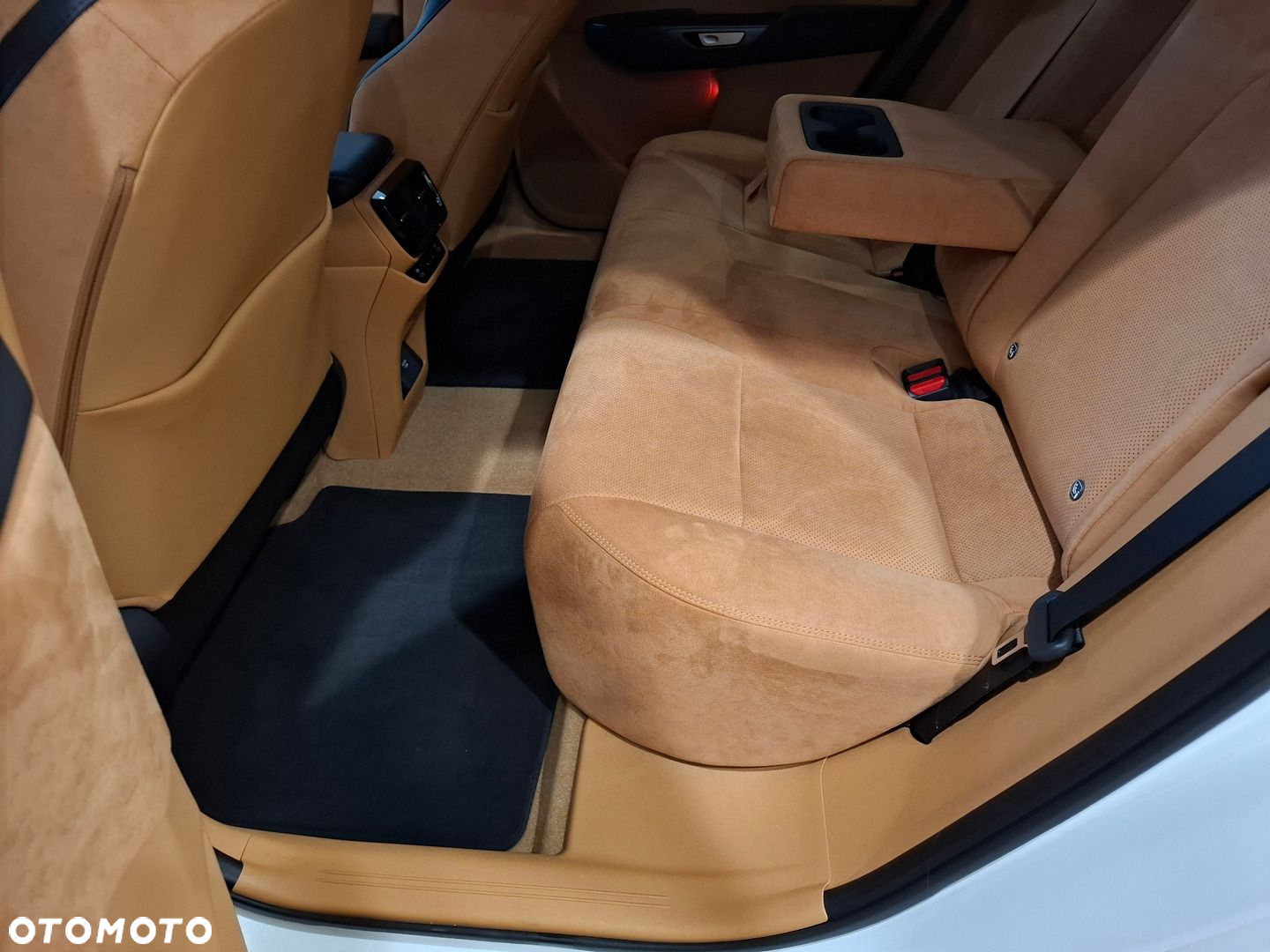 Lexus RZ 450e Omotenashi DIRECT4 - 16