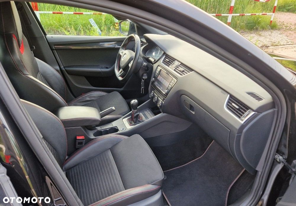 Skoda Octavia Combi 2.0 TDI (Green tec) RS - 30