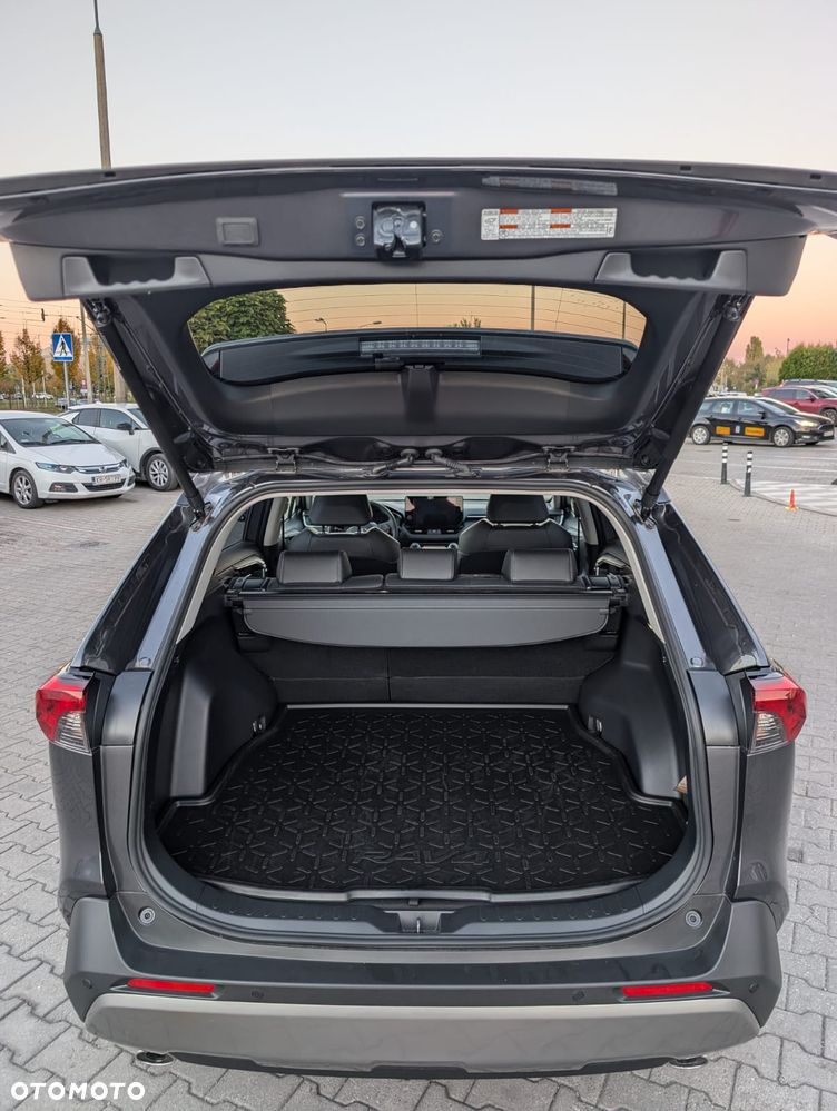 Toyota RAV4 - 11