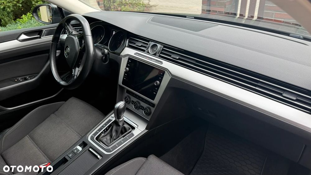 Volkswagen Passat 2.0 TDI SCR Comfortline DSG - 12