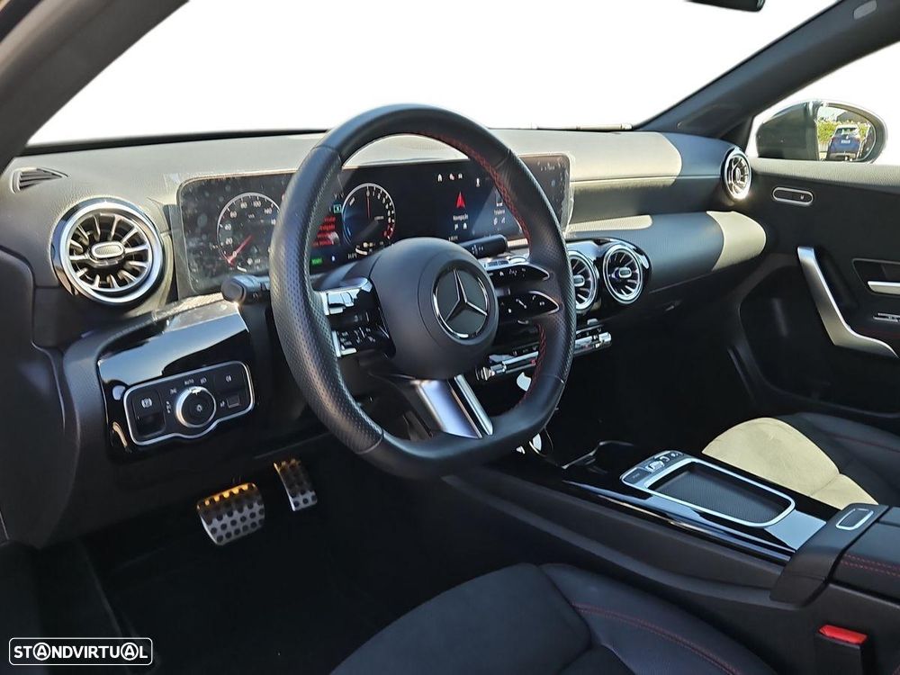 Mercedes-Benz A 250 e 8G-DCT Edition AMG Line - 11