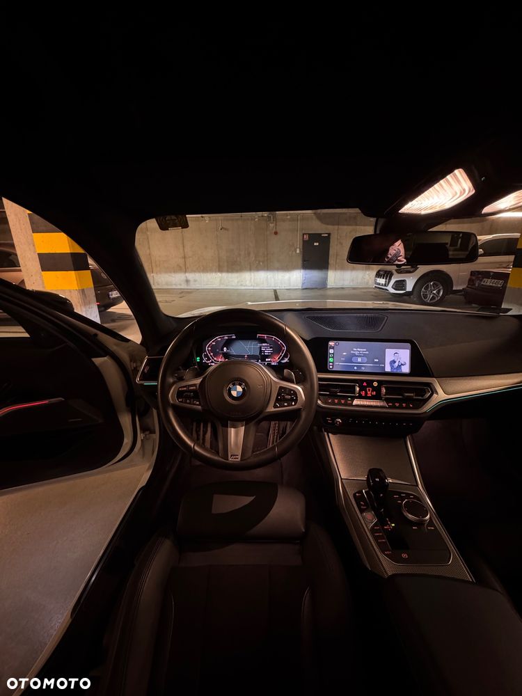 BMW Seria 3 330i - 21