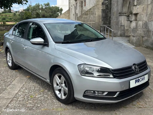 VW Passat 1.6 TDI BlueMotion - 12