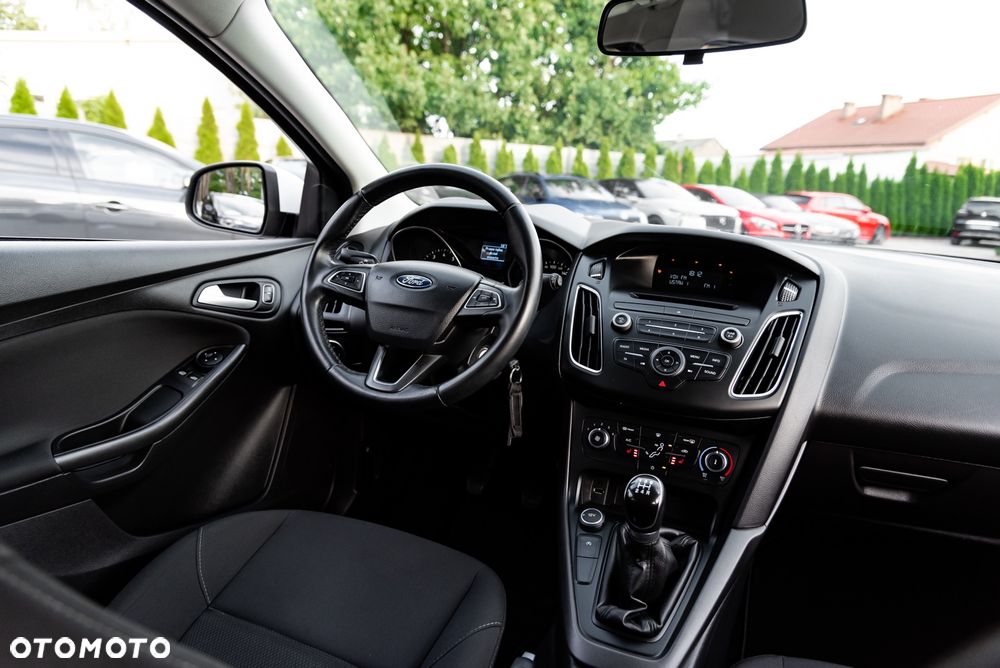 Ford Focus 1.0 EcoBoost Trend - 28