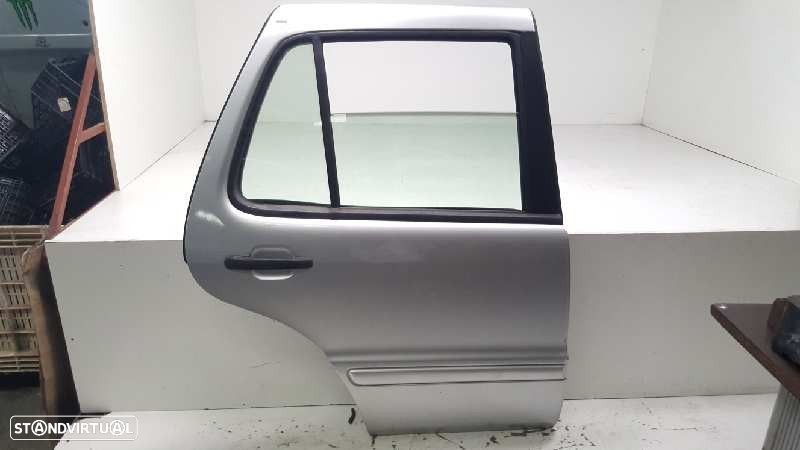 PORTA TRASEIRA DIREITA MERCEDES-BENZ CLASSE M 2000 - 1