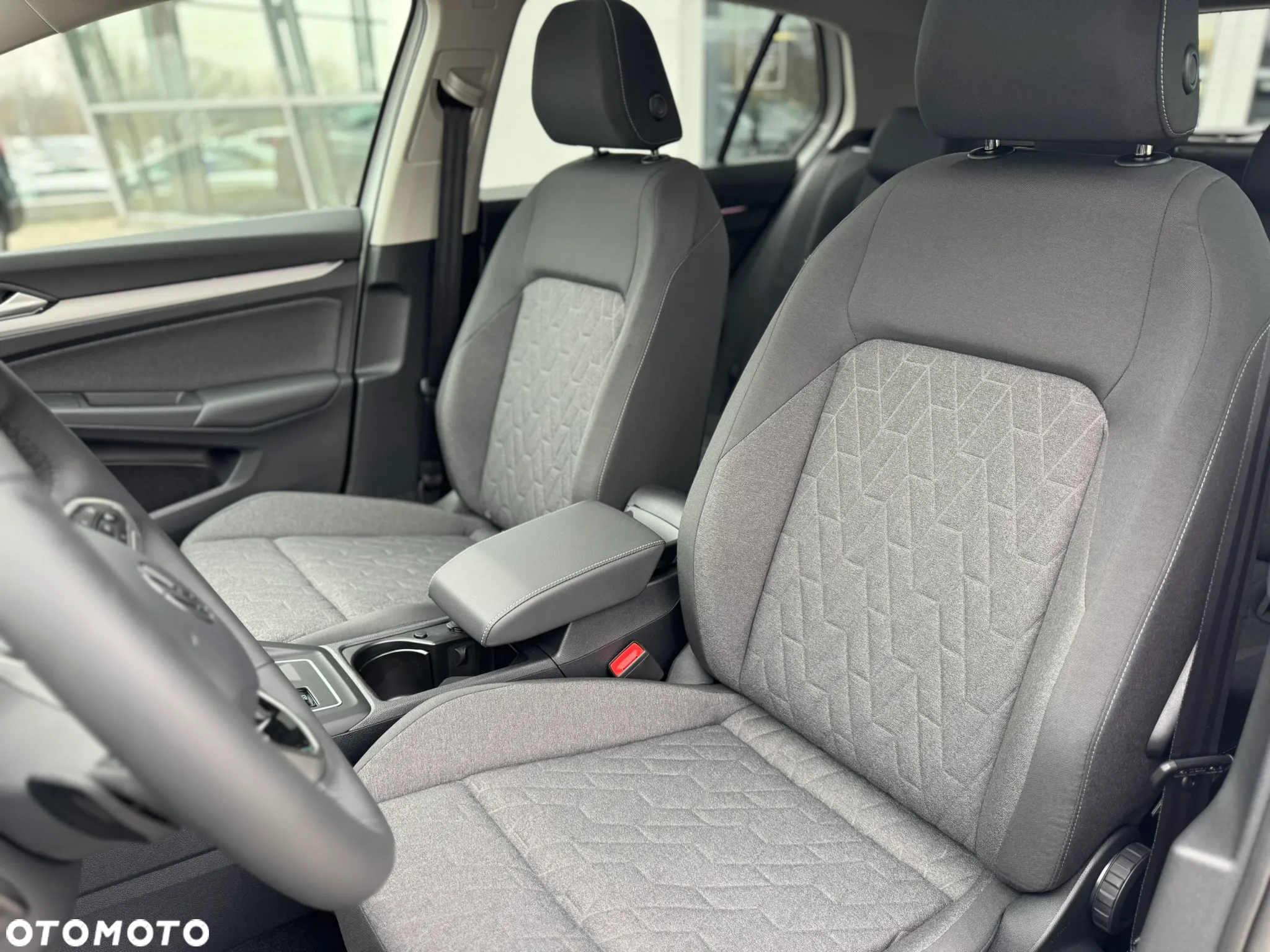 Volkswagen Golf 1.5 eTSI OPF DSG Life - 14
