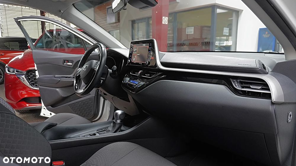 Toyota C-HR - 16