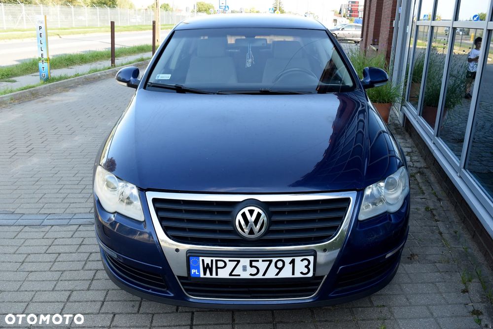 Volkswagen Passat 2.0 TDI Comfortline - 12