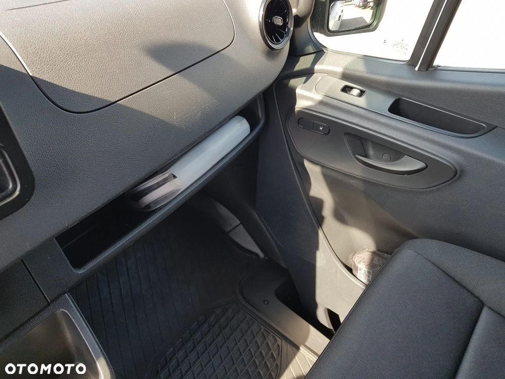 Mercedes-Benz Sprinter - 17