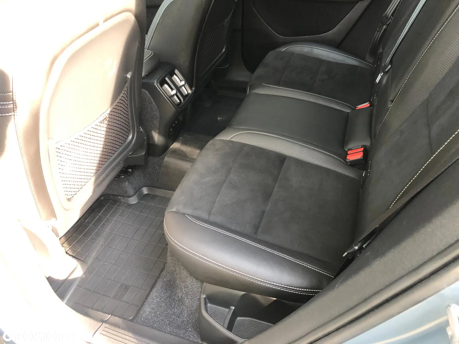 Volvo XC 40 T5 AWD R-Design - 34