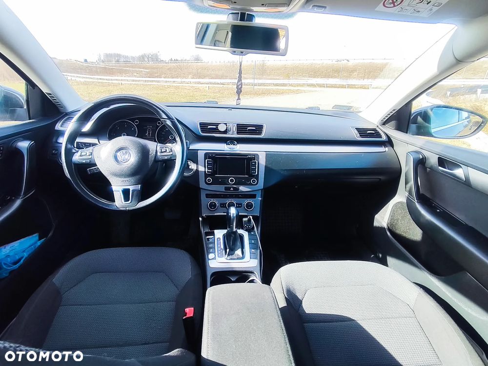 Volkswagen Passat 2.0 TDI Comfortline DSG - 12
