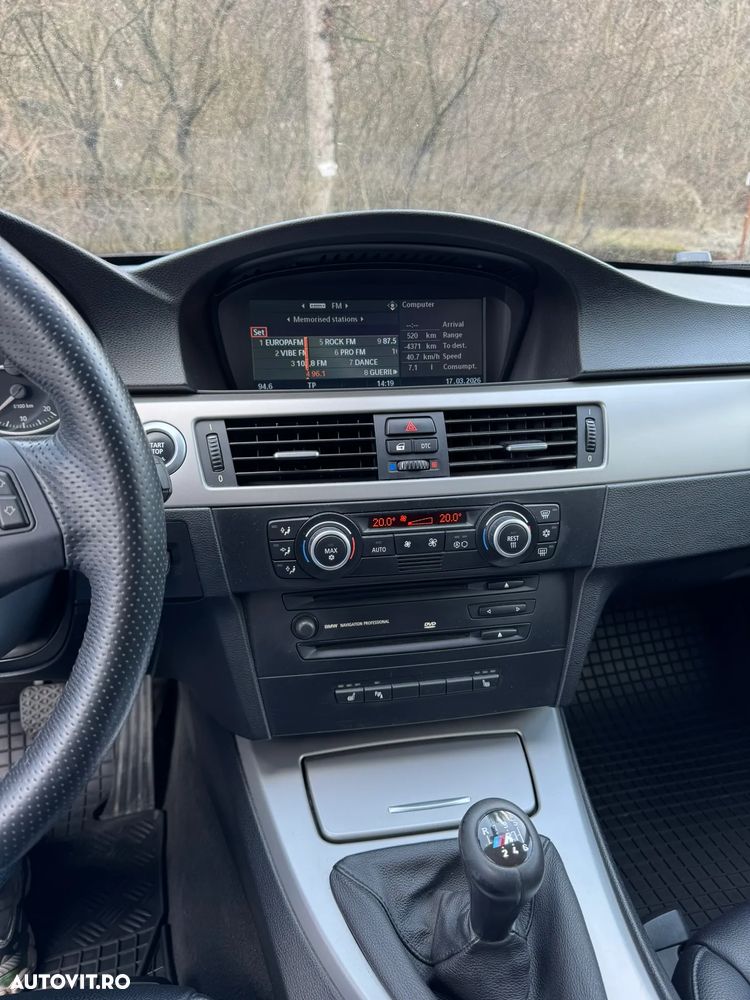 BMW Seria 3 320d - 12