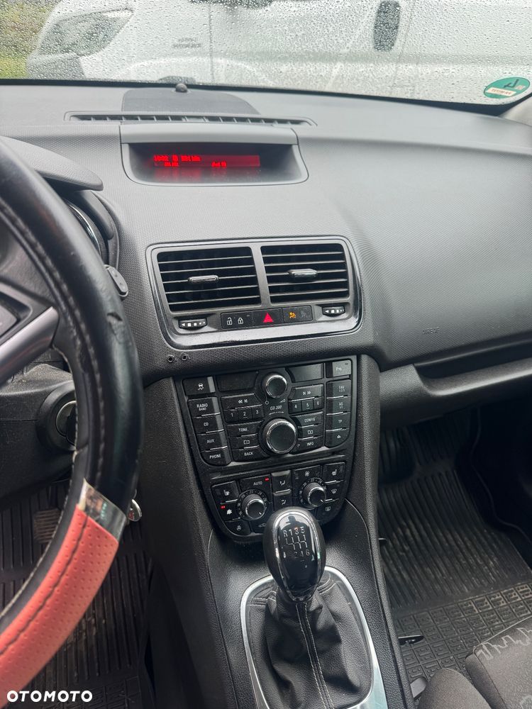 Opel Meriva - 13