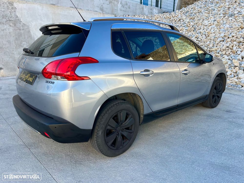 Peugeot 2008 PureTech 110 Stop&Start Style - 11