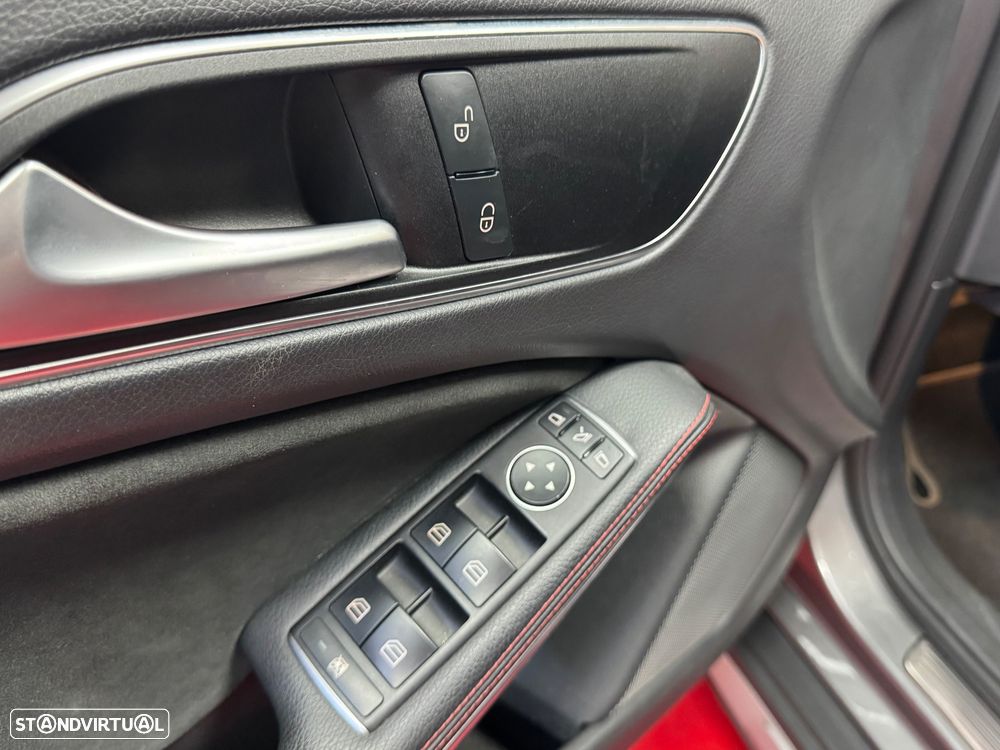 Mercedes-Benz GLA 200 d 4Matic 7G-DCT AMG Line - 17