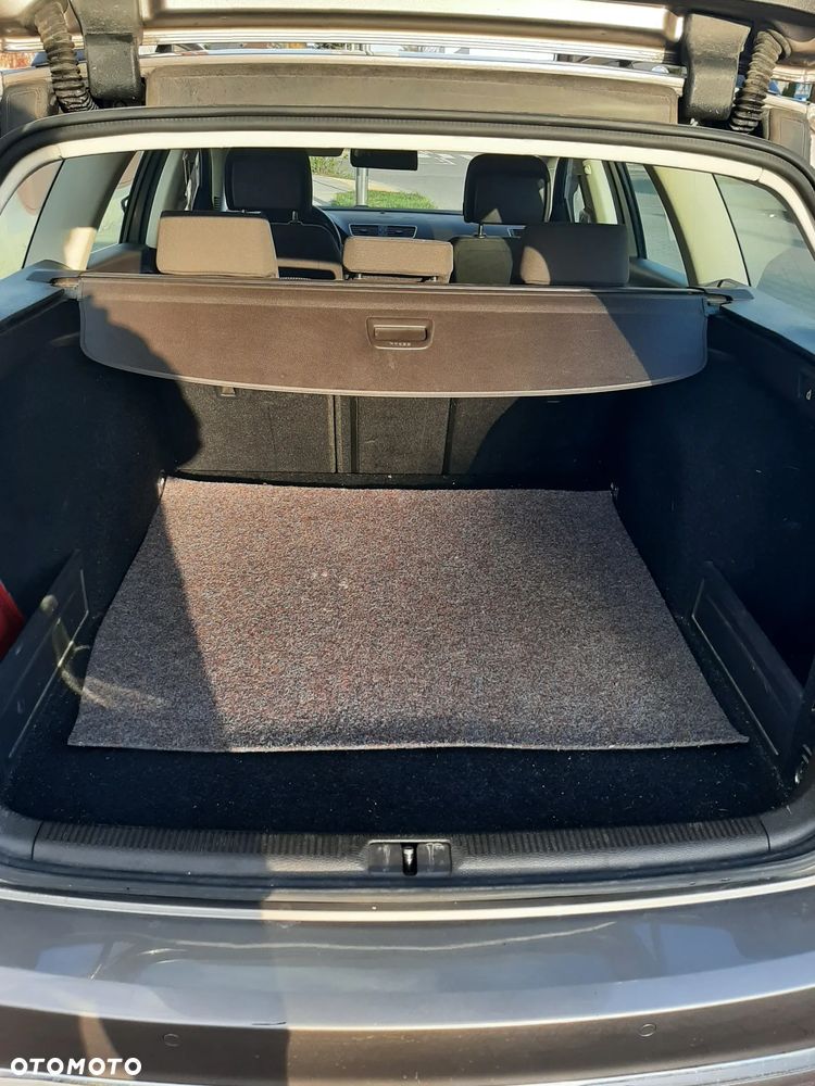 Volkswagen Passat 1.6 TDI DPF BlueMot Comfortline - 17